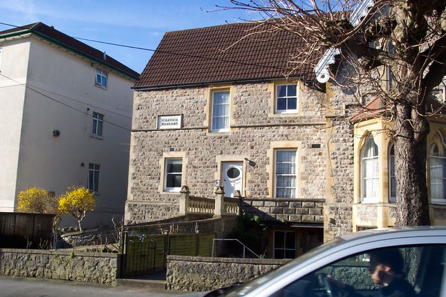 2 bed flat to rent in Victoria Quadrant, Weston-Super-Mare