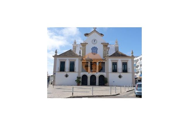 Property for sale in Quelfes, Olhão, Faro