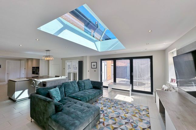 6 Aston Close, Prenton photo 4