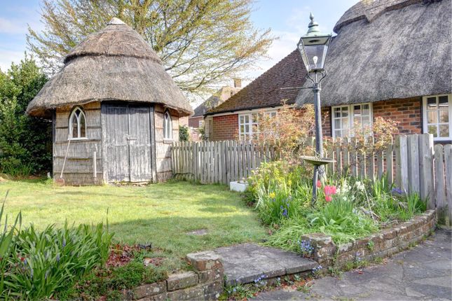 The Old Thatch, Hawkswood Road, Hailsham photo 4