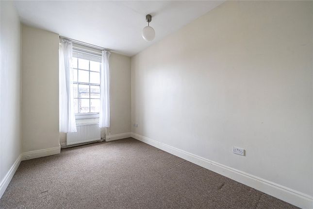 Flat for sale in Queensway, London