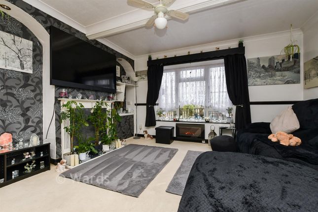 37, Westbury Crescent, Dover photo 2