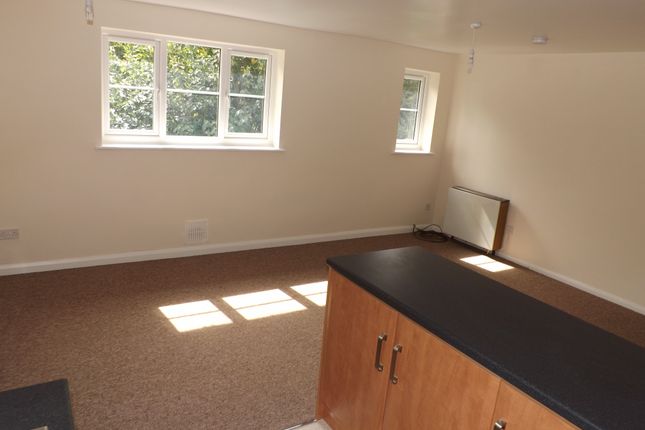 24, Basildon photo 3