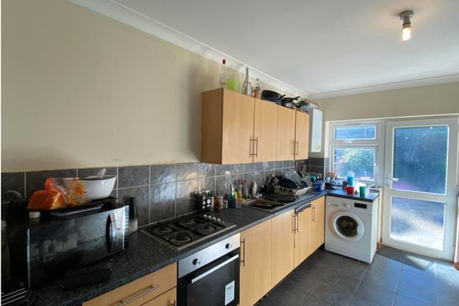 45, Blenheim Gardens, Southampton photo 2
