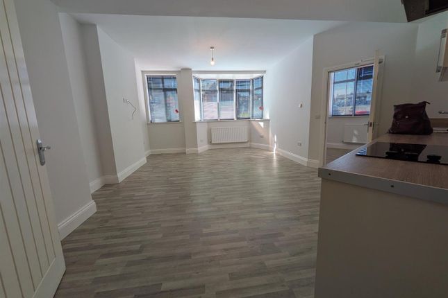 Flat 1 39, Dean Road, Scarborough photo 2