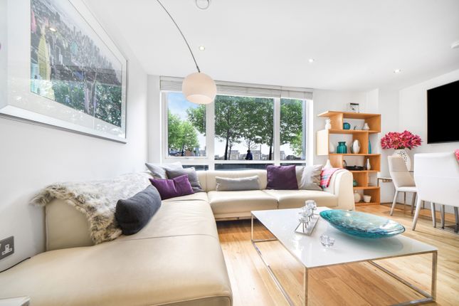 Flat for sale in Beacon Point, New Capital Quay, Greenwich