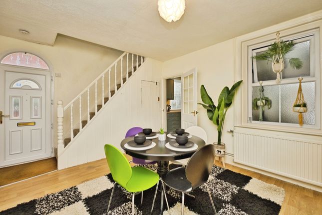 2, Hendford Grove, Somerset photo 4