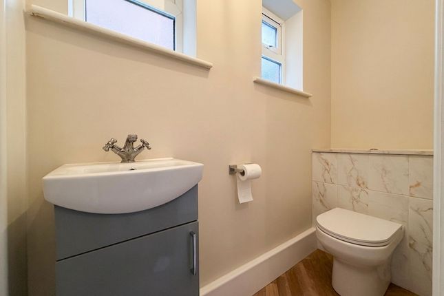 37 Gorse Rise, Grantham photo 4