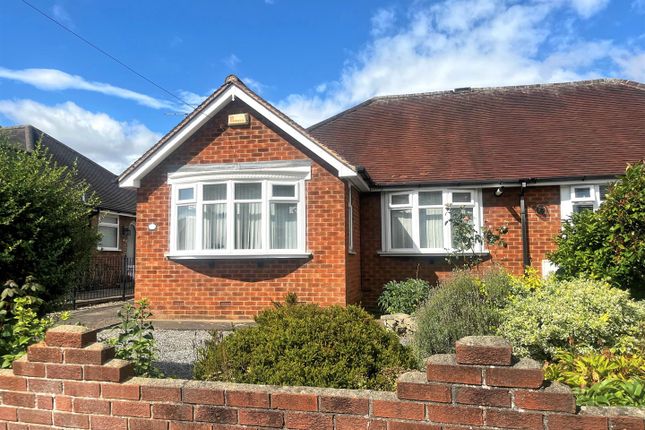 28, Oakdene, Cottingham photo 2