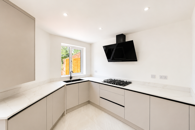 66 Queensgate Drive, Leicester photo 4