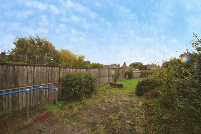 Hazelwood Close, Luton photo 2