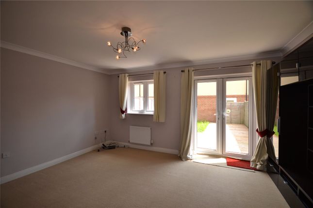 51, Sparrowhawk Way, Bracknell photo 3