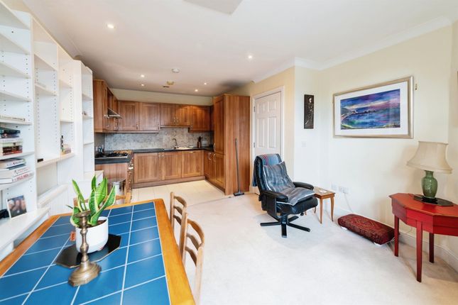 Flat for sale in The Square, Petersfield