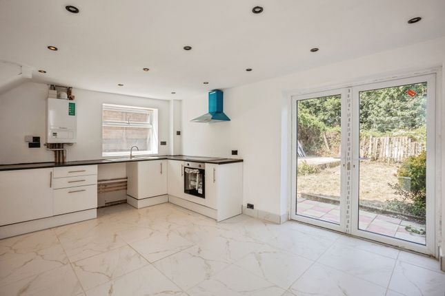 27, Dunholme Avenue, Leicestershire photo 4