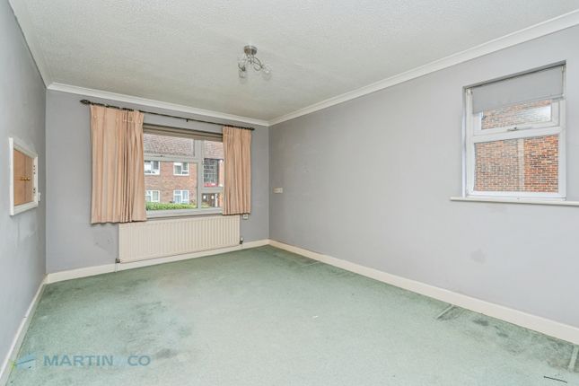 1, Halleys Court, Woking photo 3