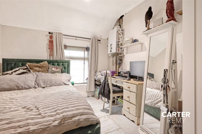 End terrace house for sale in Heath Road, Grays