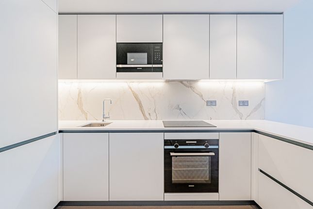 Flat 9, 1, William Morris Way, London photo 3