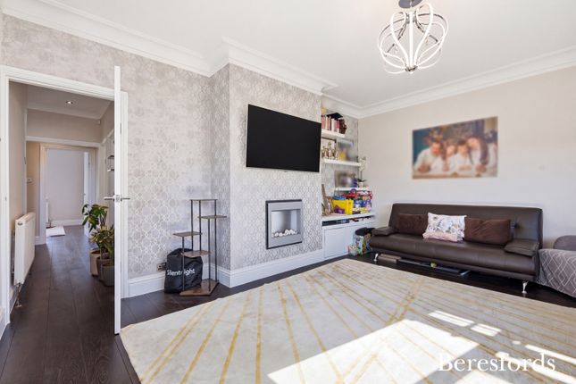 18a, Tudor Drive, Gidea Park photo 4