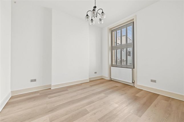 Flat B, 37, Kilburn Lane, London photo 3