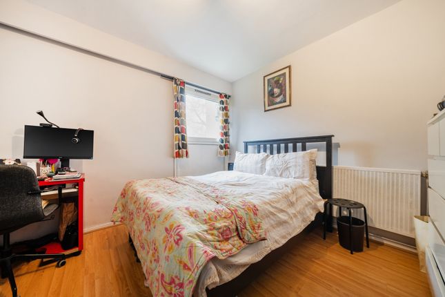 Flat 2, Napier House,, Cooks Road, London photo 3