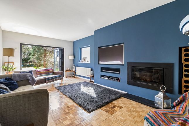 3, Stratford Way, Watford photo 2