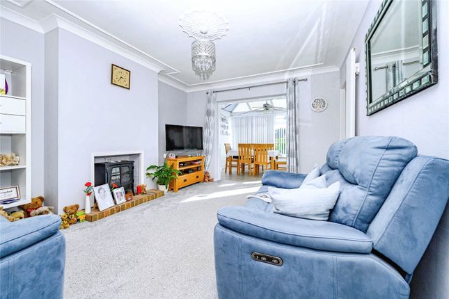 2, Elm Avenue, Luton photo 4
