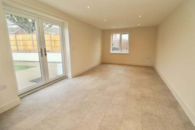 17, Montaigne Crescent, Lincoln photo 4