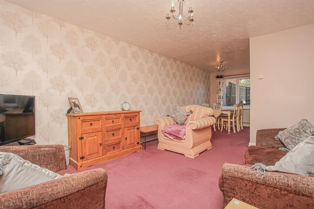 9, Frensham Close, Banbury photo 2