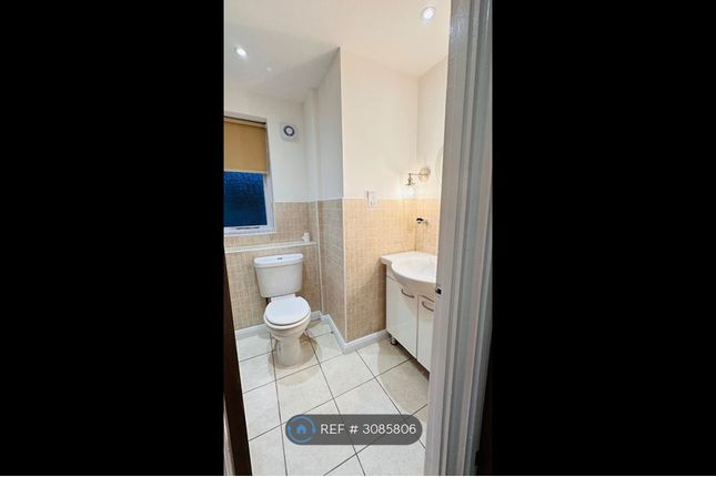 Long Acre Court Argyle Road, London photo 4
