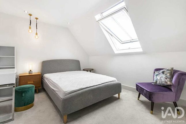 Flat Flat 4, 813, Harrow Road, London photo 4