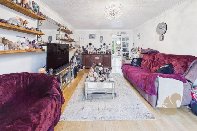 58, Hawthorn Close, Halstead photo 4
