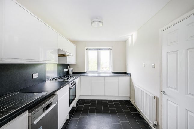 Flat for sale in Chingford Avenue, London