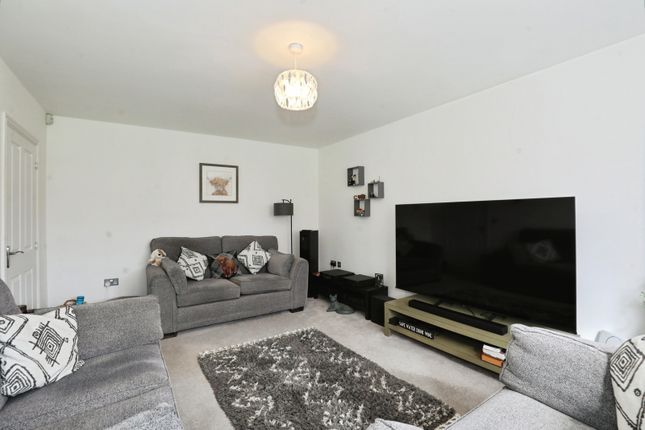 2, Burnet Close, Crewe photo 4