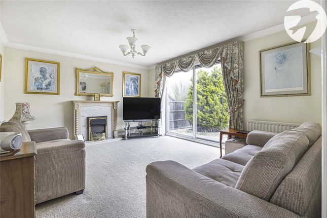 2, Niven Close, Rochester photo 2