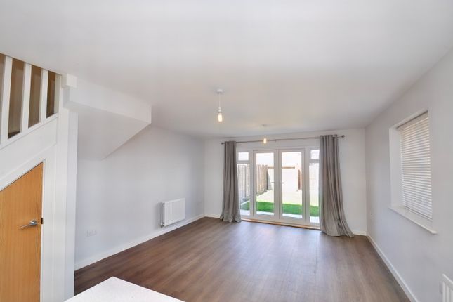 25, Wagtail Walk, Ashford photo 4