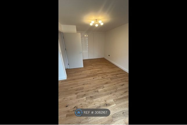 Galton Court Joslin Avenue, London photo 3