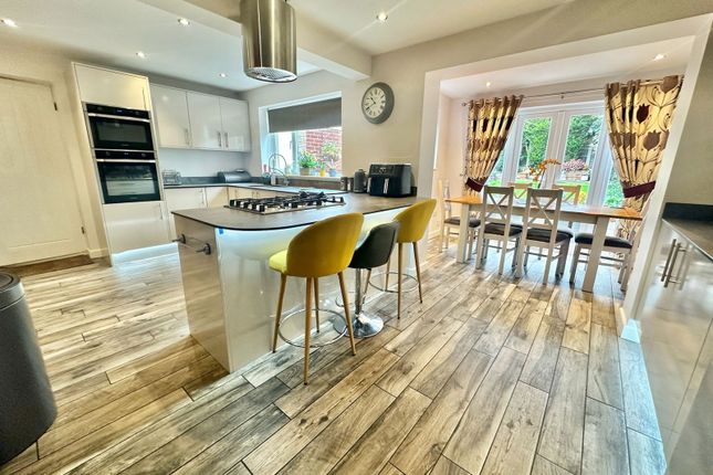 5, Tanglewood Grove, Sedgley photo 2