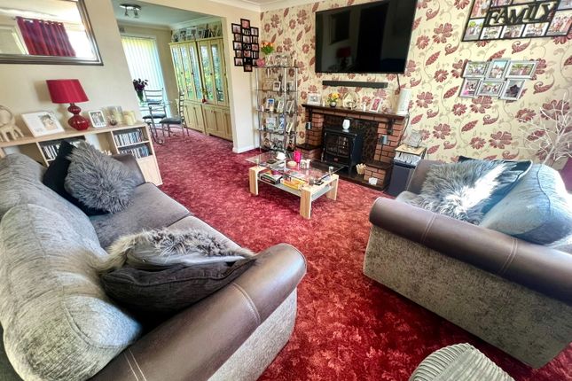 32, Symons Close, St. Austell photo 4
