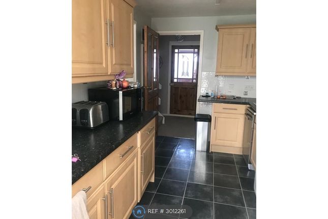 Crossman Court Broadfield, Crawley photo 5