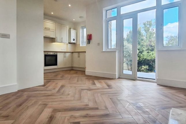 5, Park Mead, South Harrow photo 2