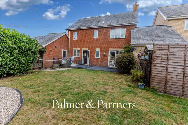 4, Bloomfield Way, Stowmarket photo 2