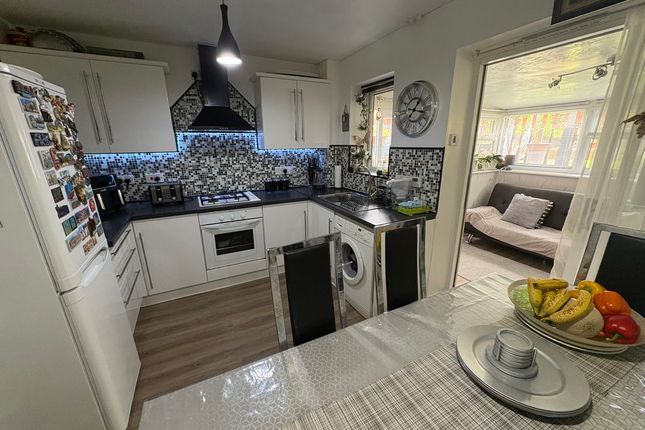 25, Campbell Close, Llandudno photo 4