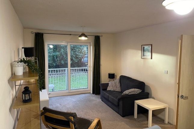 39, Pipkin Court, Coventry photo 2