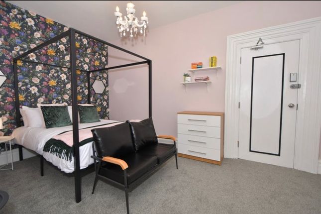 Thumbnail Shared accommodation to rent in Battison Crescent, Stoke-On-Trent