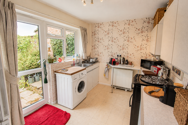 26 Rectory Close, Whimple, Exeter photo 4