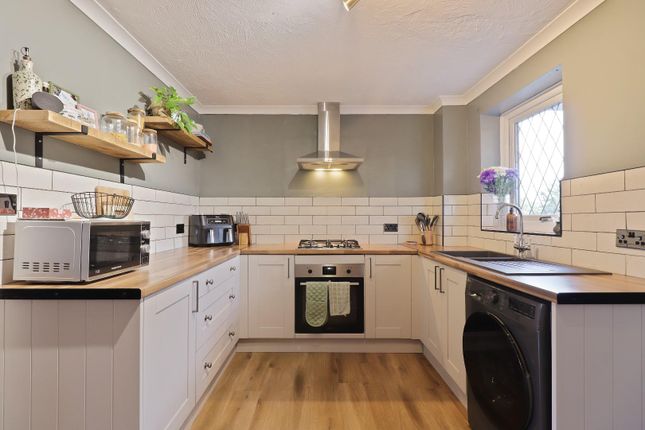 16, Rookery Close, Sheffield photo 3