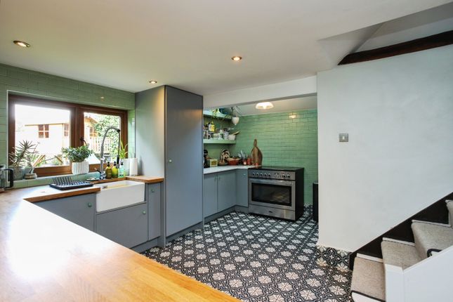 Roberts Cottage,, Station Road, Tonbridge photo 4