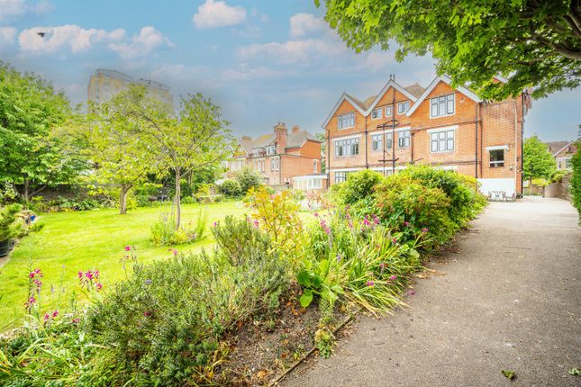 5 The Ridge, Bolsover Road, Eastbourne photo 4