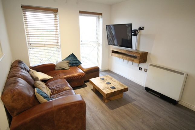 Flat 8, 10, Marigold Walk, Warwickshire photo 5