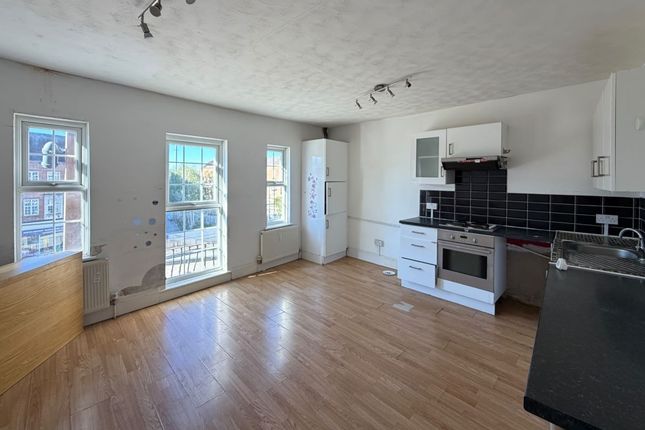 145A, High Street, Watford photo 3